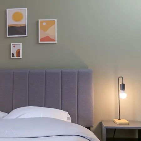 Apartment Alluring 2br In Thiseio Athens
