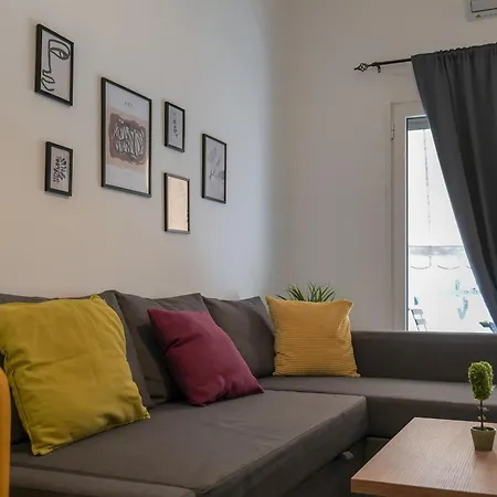 Alluring 2br In Thiseio * Athens