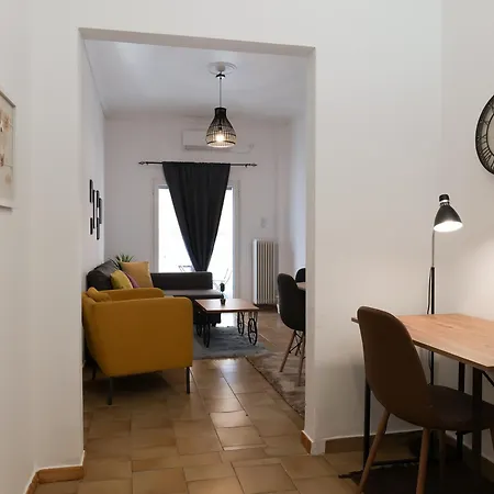 Alluring 2br In Thiseio *